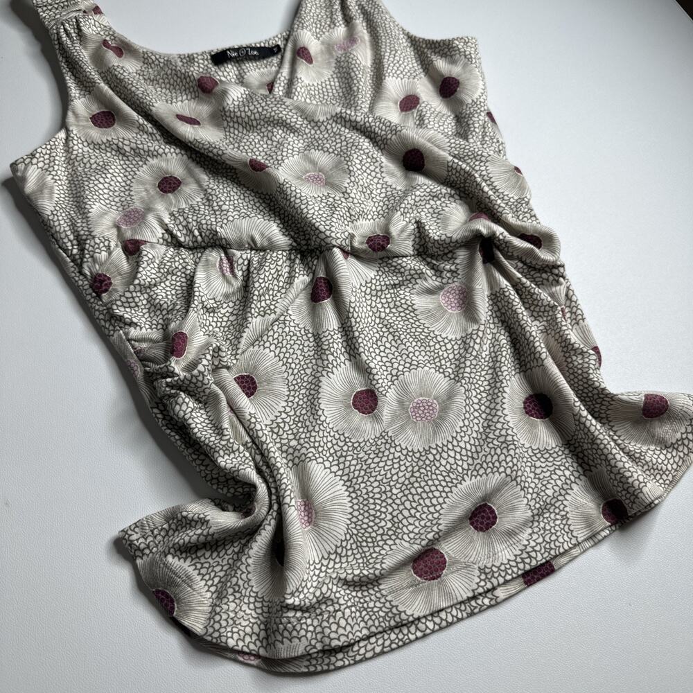 Nic + Zoe Floral Art Print Black White VNeck Wrap Tank Top Sleeveless Sz Medium - Picture 5 of 10